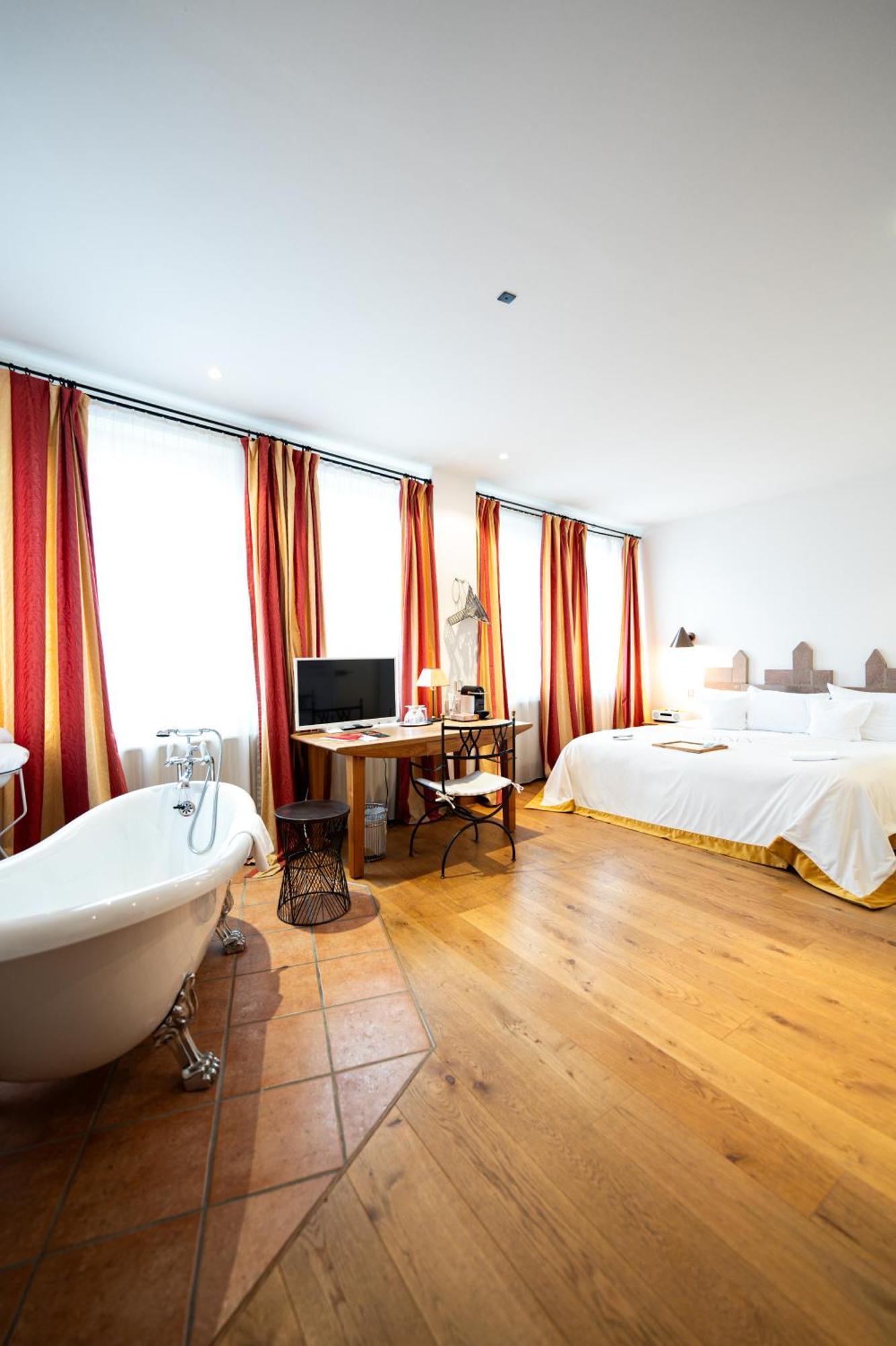 Hotel Drei Raben Nuremberg ภายนอก รูปภาพ