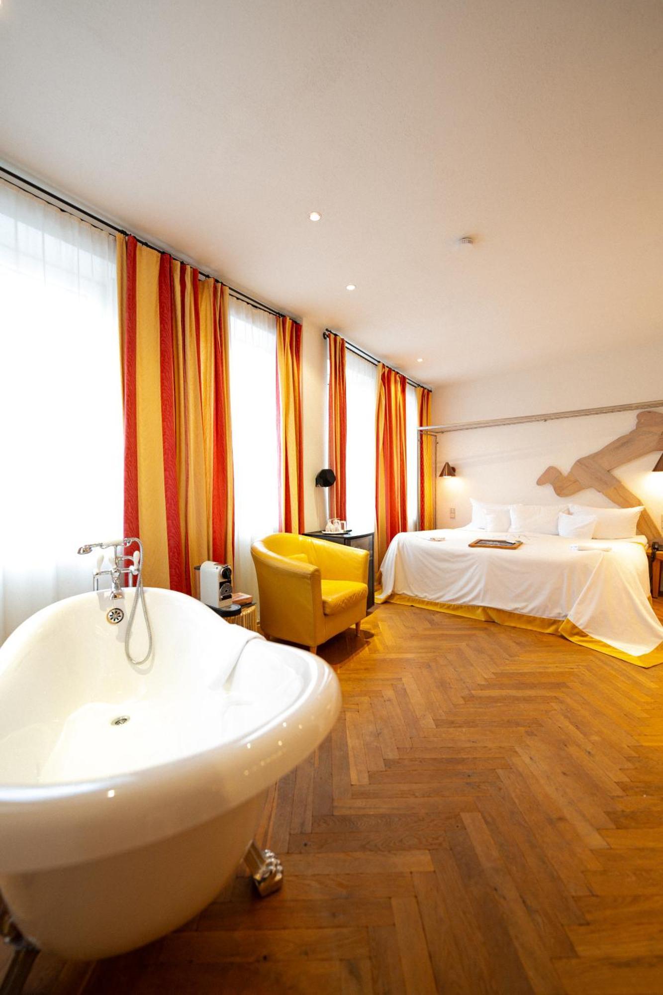 Hotel Drei Raben Nuremberg ภายนอก รูปภาพ
