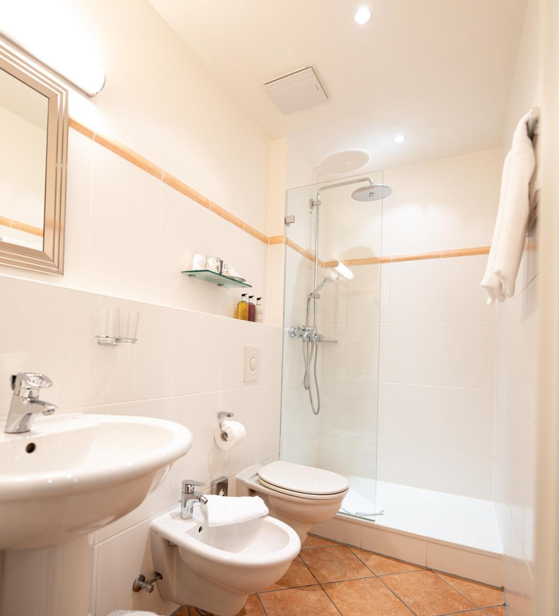 Hotel Drei Raben Nuremberg ภายนอก รูปภาพ