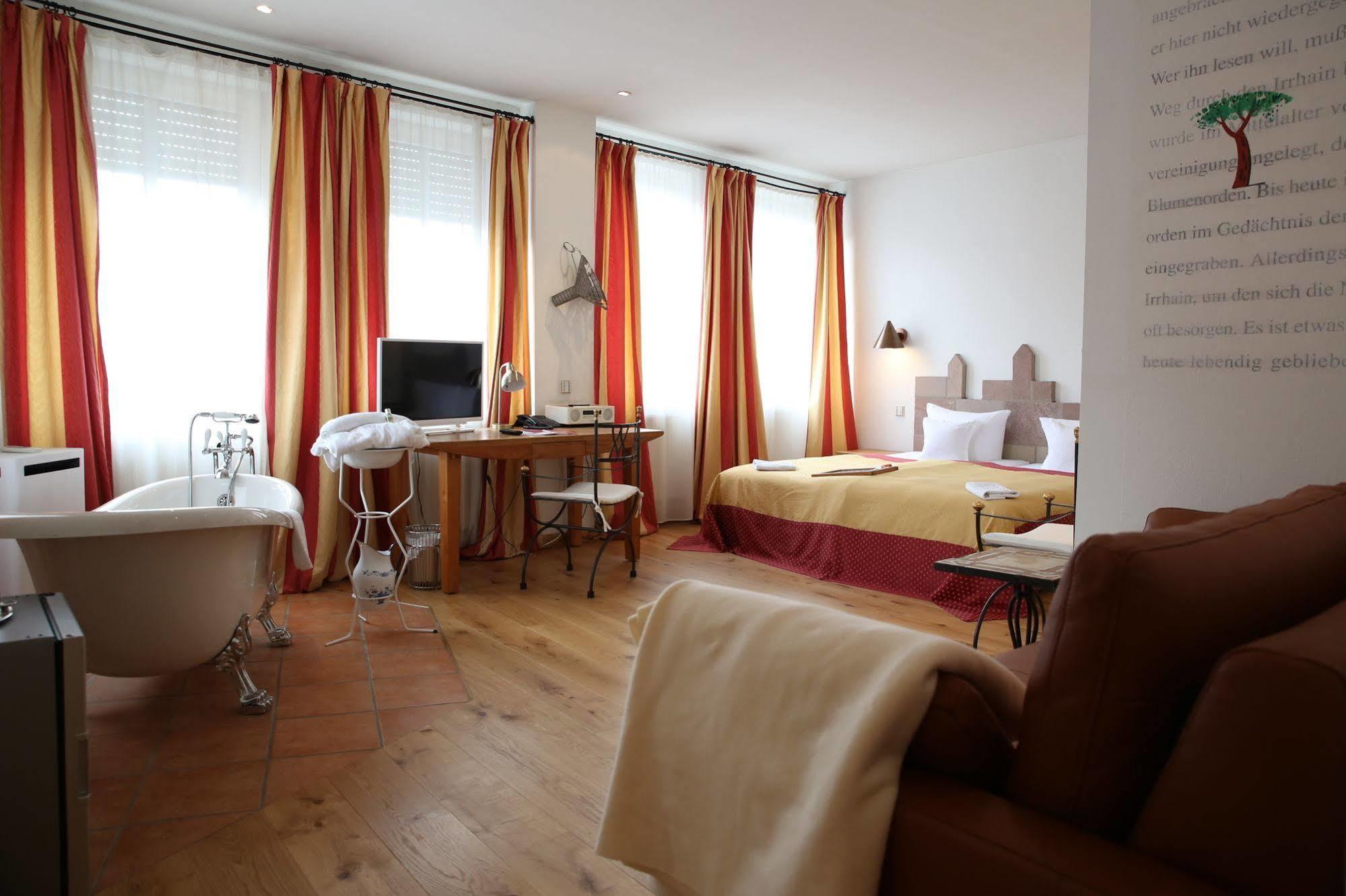 Hotel Drei Raben Nuremberg ภายนอก รูปภาพ