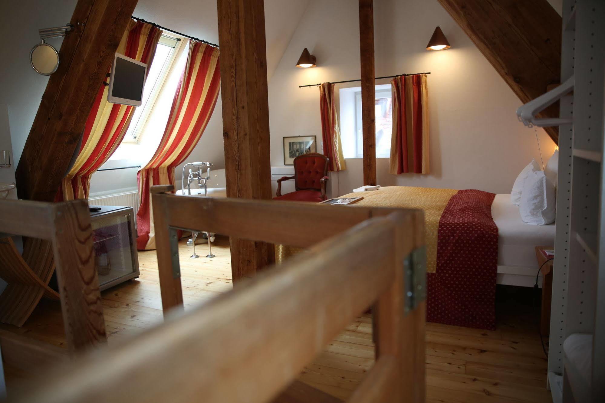 Hotel Drei Raben Nuremberg ภายนอก รูปภาพ